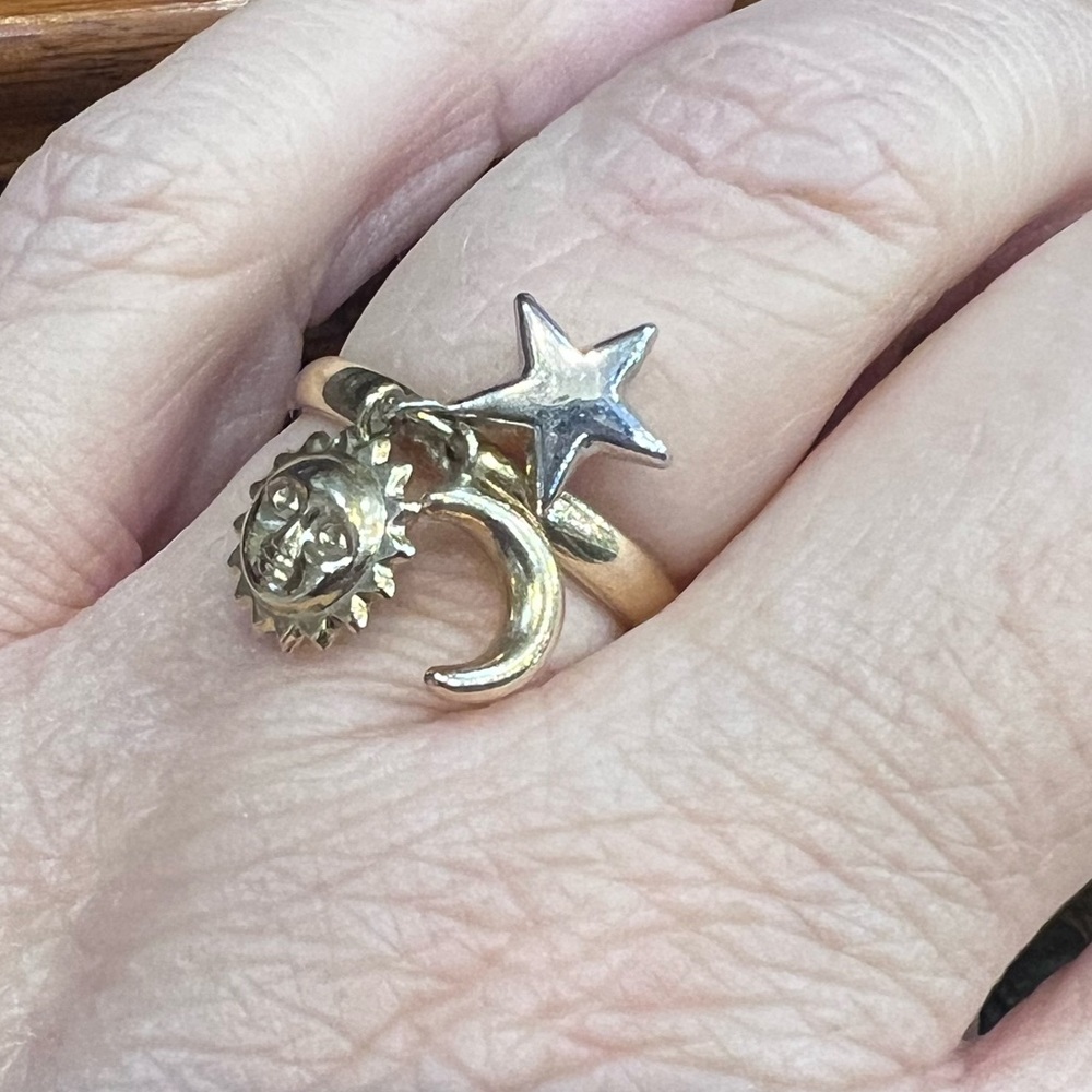 14k yellow and white gold sun moon star dangle ring size 7 ladies 1.2 grams